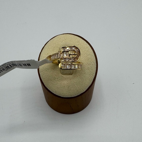 14kt Baguette Buckle Ring - Picture 8 of 9